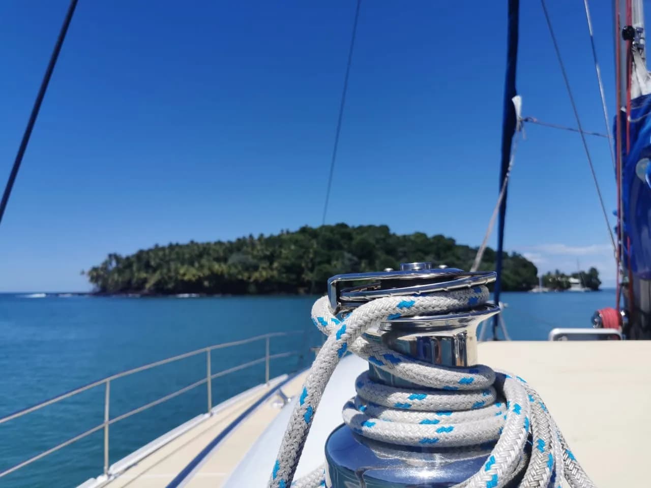 ☀️ Évadez-vous vers les Îles du Salut avec Tony'C Boat Guyane.