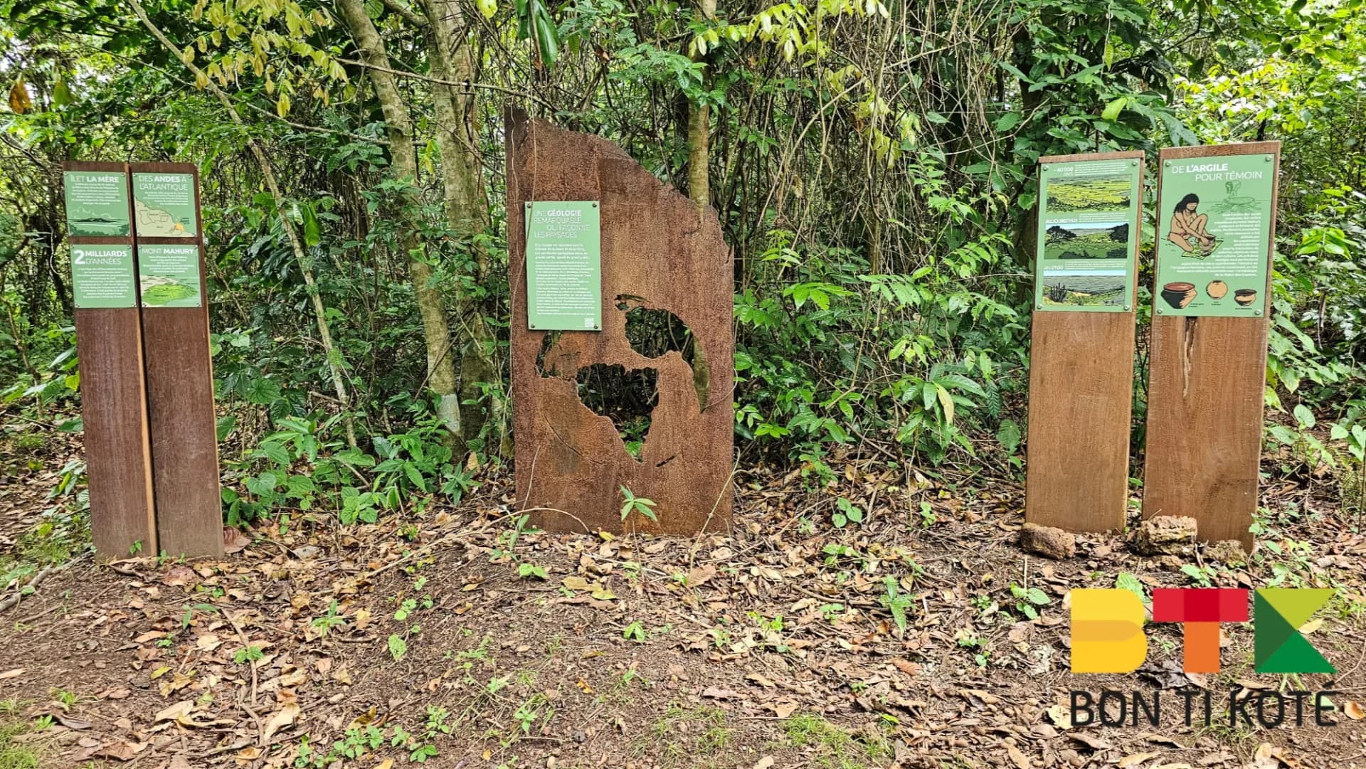 Sentier Montagne Topu : Une Rando Facile en Guyane