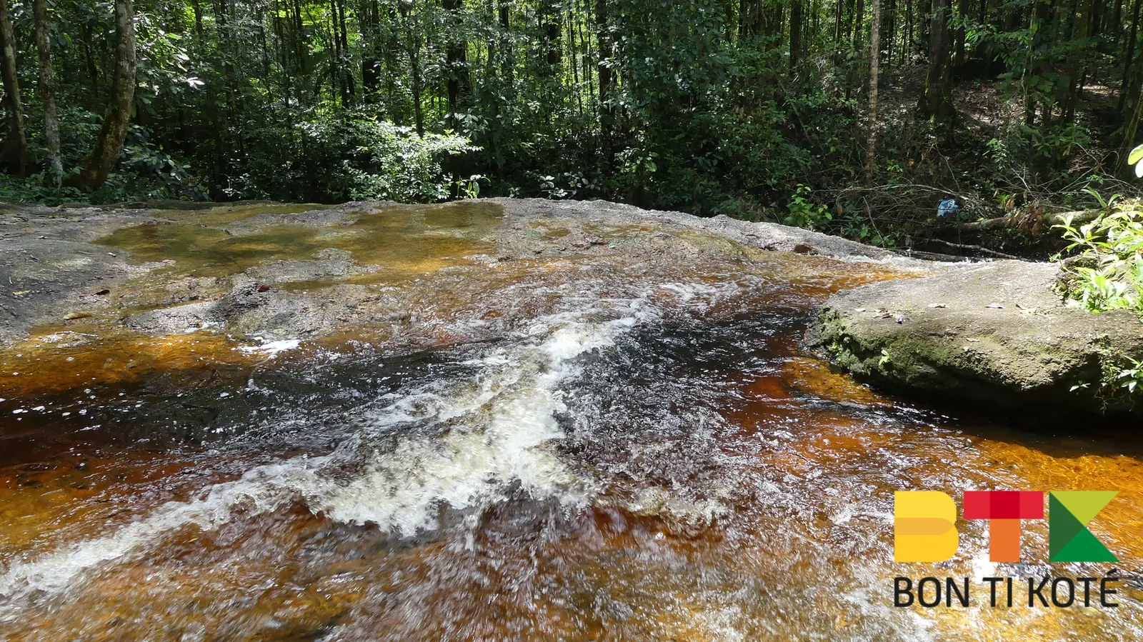 Crique cascade : site de baignade à Apatou, Apatou — photo 2