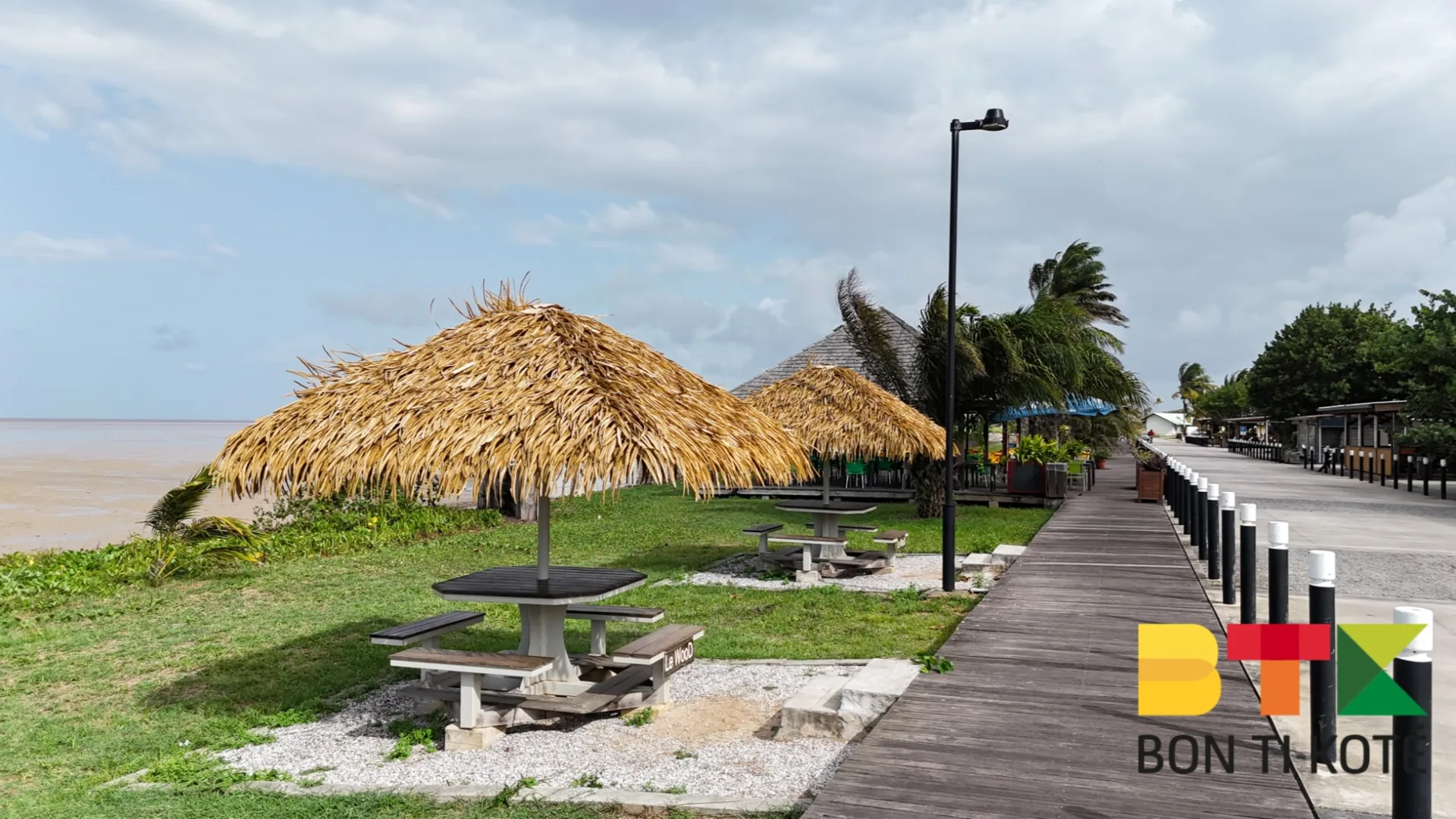 Le front de mer à Kourou