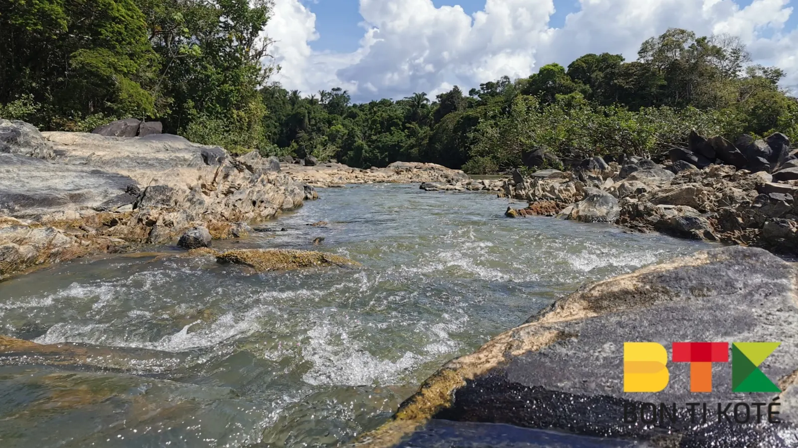 Le saut Hermina à Apatou, Apatou — photo 5