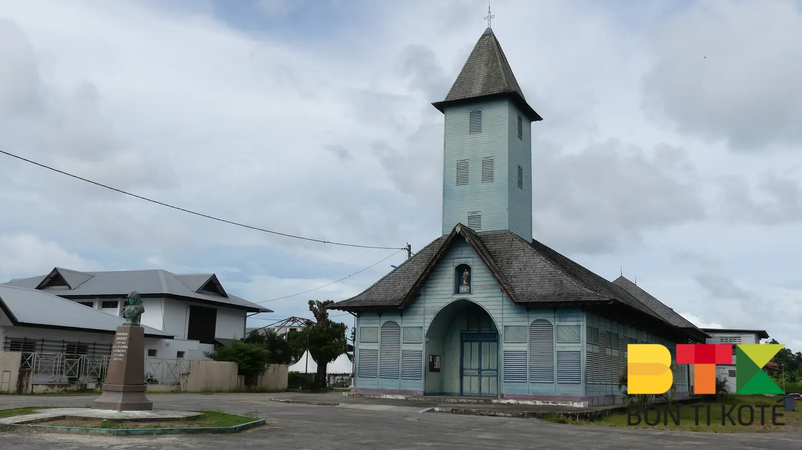 L'église Saint-Joseph de Mana, Mana — photo 1