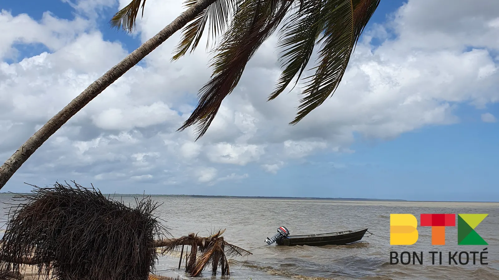 Plage des Hattes, capitale des Luths, Awala-Yalimapo — photo 2