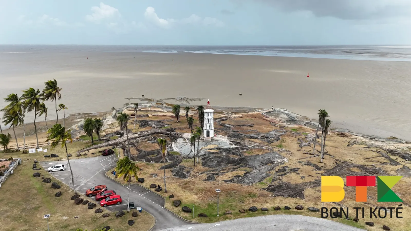 Tour Dreyfus : Un Phare Historique en Guyane, Kourou — photo 5