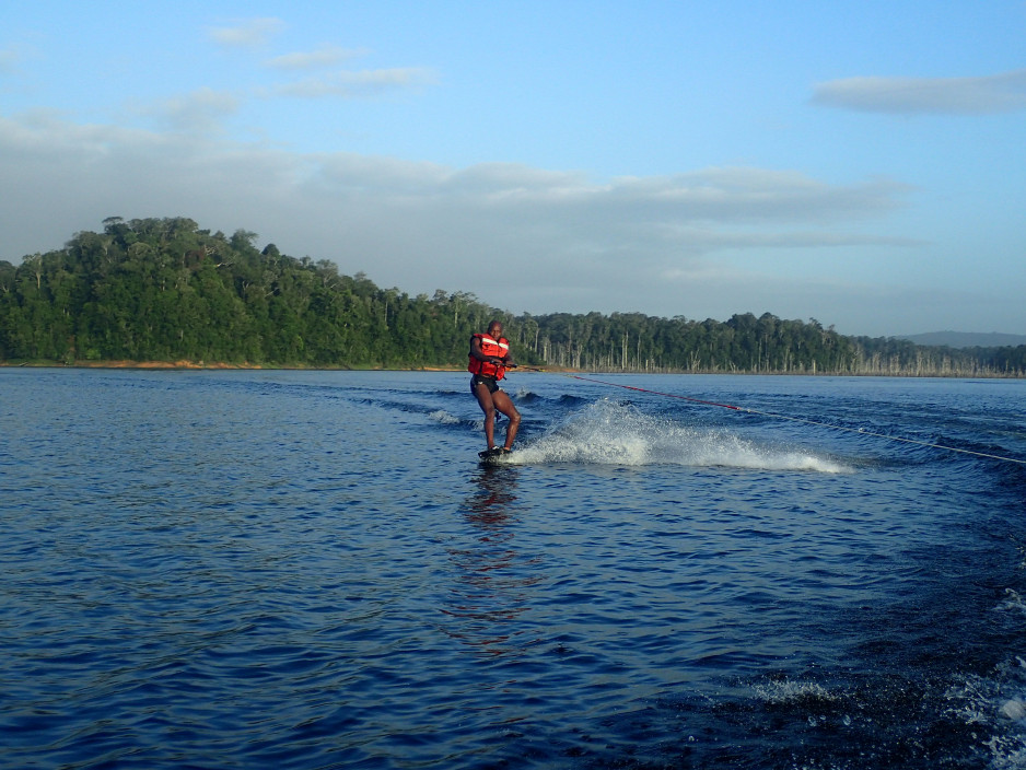 ACTIVITE NAUTIQUE : K.WA.C (KOUROU WAKEBOARD CLUB)